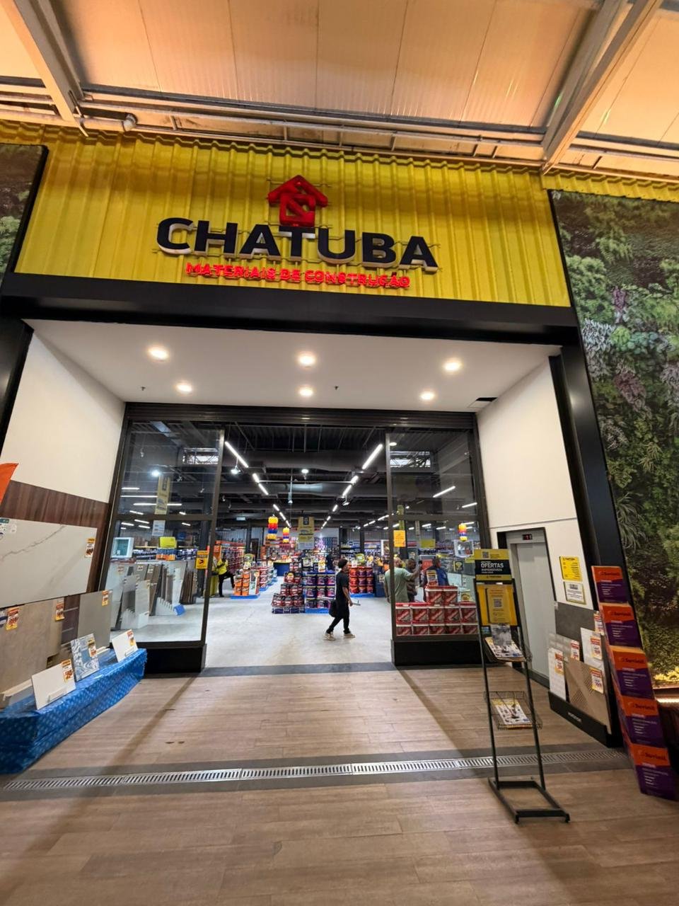 Operação do Procon-RJ com apoio técnico do SINDICEL em lojas da Chatuba